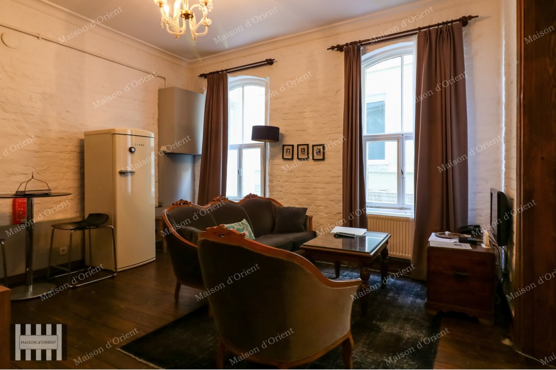 3+2 Flat for Rent in Historical Petraki Building, Galata