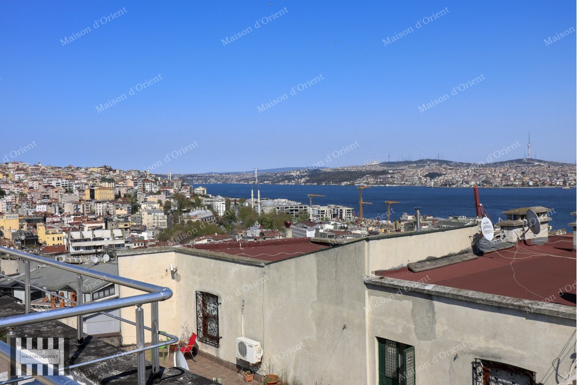 3+2 Flat for Rent in Historical Petraki Building, Galata