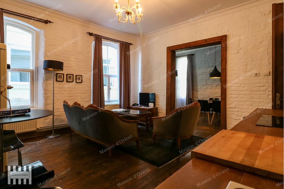 3+2 Flat for Rent in Historical Petraki Building, Galata