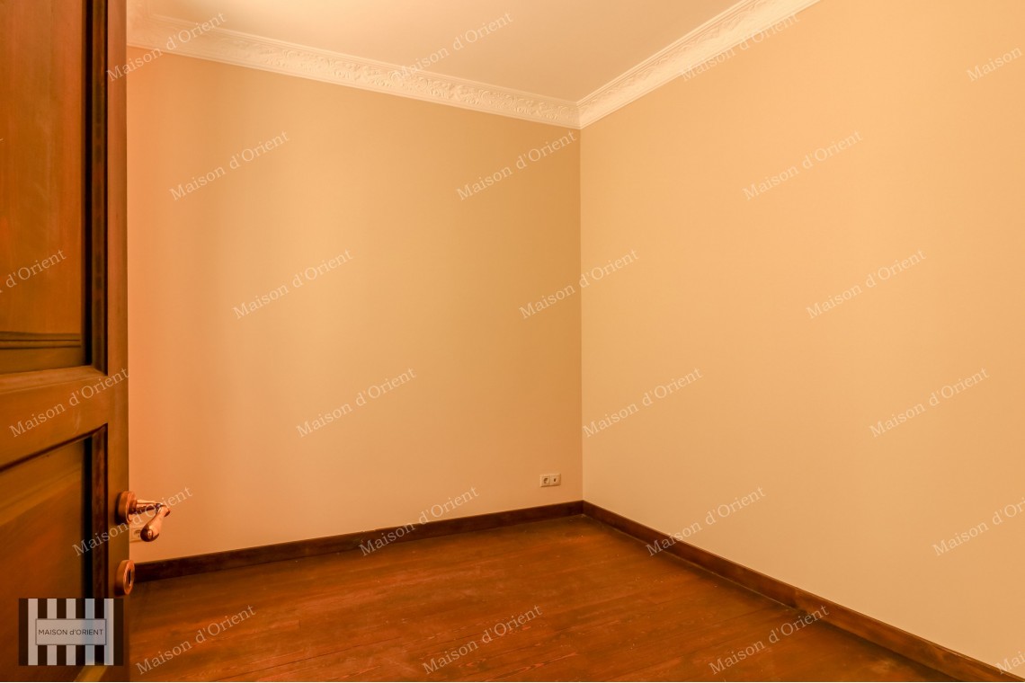 Cihangir Tarihi Pamir Bey Apartmanı'nda Kiralık 3+1 Konut/Ofis