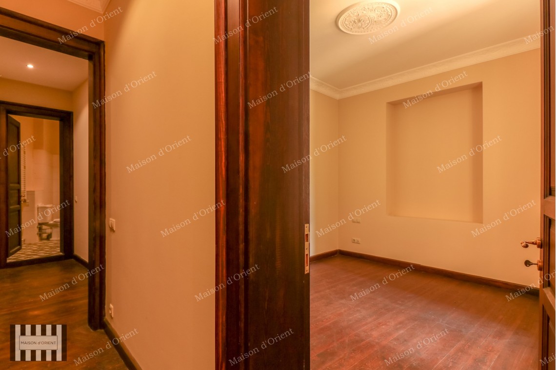 Cihangir Tarihi Pamir Bey Apartmanı'nda Kiralık 3+1 Konut/Ofis