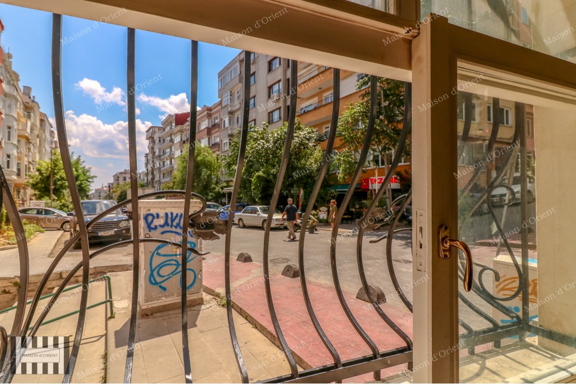 Cihangir Tarihi Pamir Bey Apartmanı'nda Kiralık 3+1 Konut/Ofis