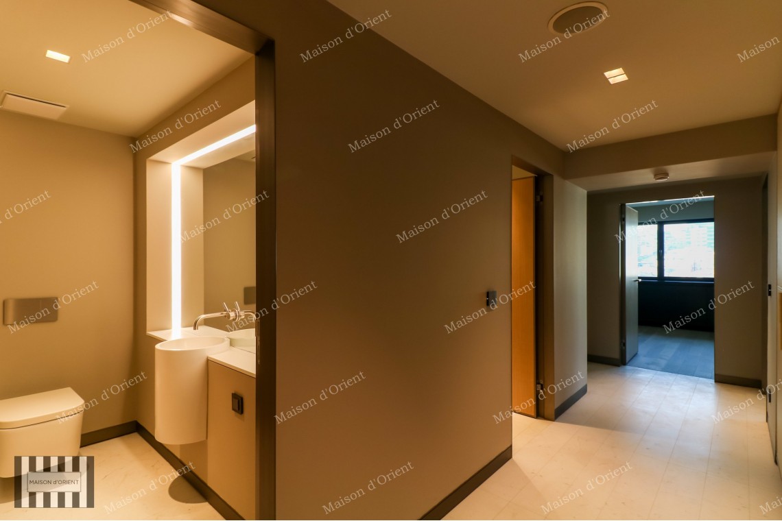 4+1 Residence with Panoramic City View for Sale in Nisantasi