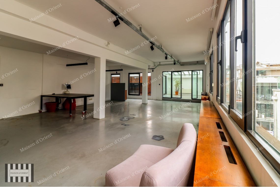Tarihi Mısır Apartmanı'nda 450m2 Kiralık Teraslı Ofis