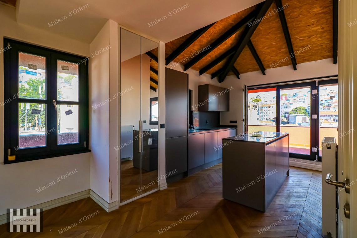 4+1 Duplex for Sale with Terrace and View in Tomtom Gardens