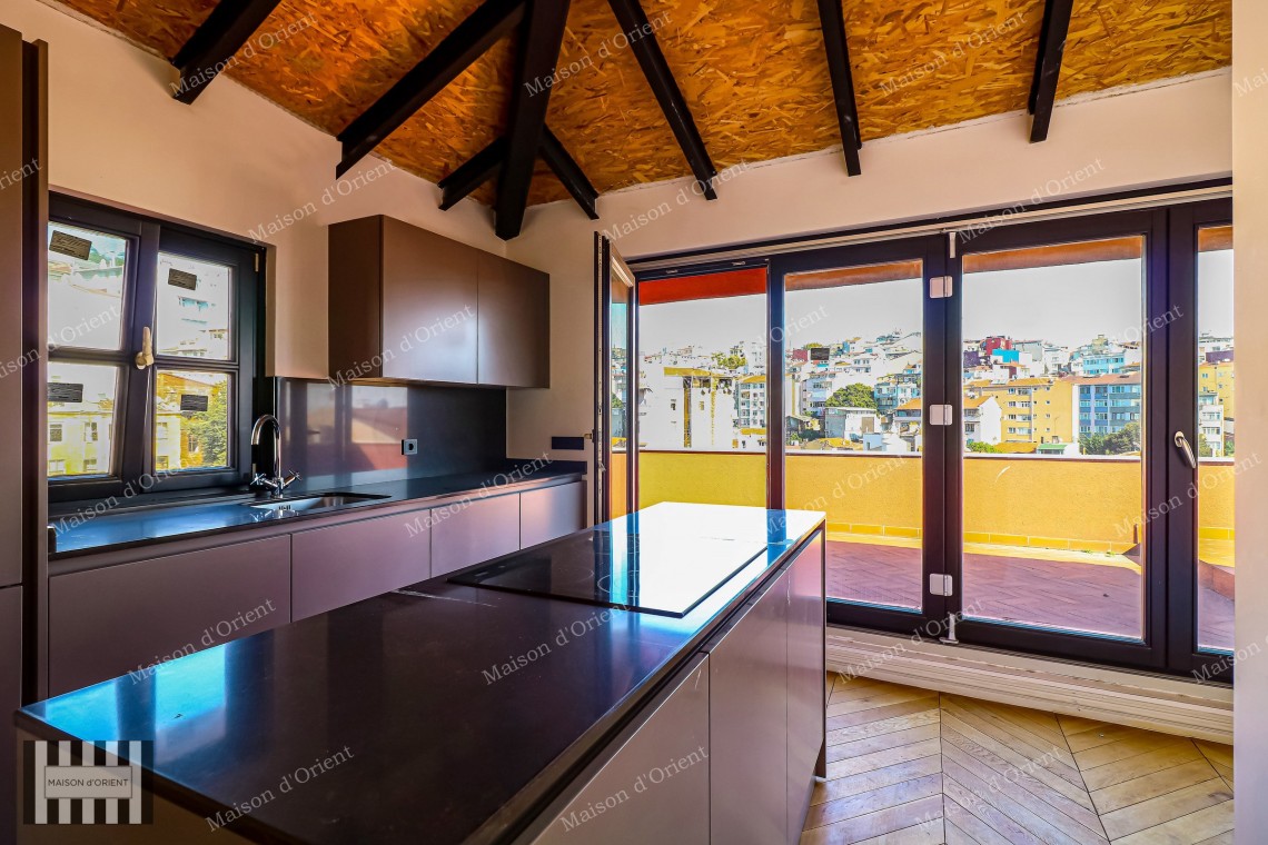 4+1 Duplex for Sale with Terrace and View in Tomtom Gardens