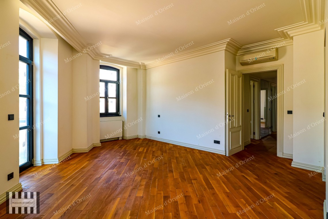 4+1 Duplex for Sale with Terrace and View in Tomtom Gardens