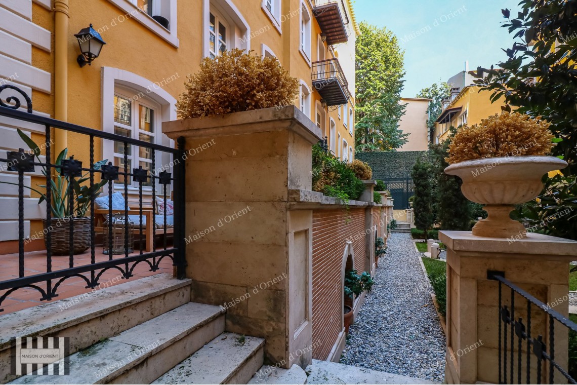 4+1 Duplex for Sale with Terrace and View in Tomtom Gardens