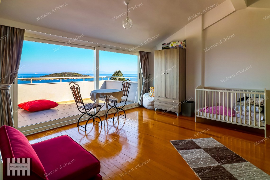 5+1 Duplex Flat for Sale with Terrace and Sea View in Büyükada