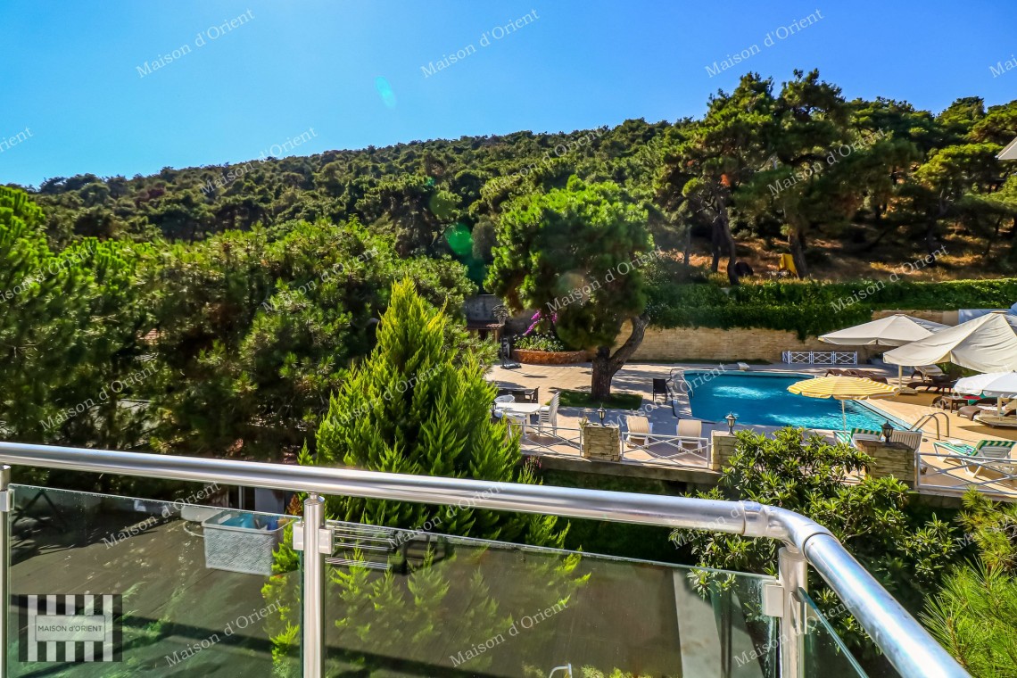 5+1 Duplex Flat for Sale with Terrace and Sea View in Büyükada