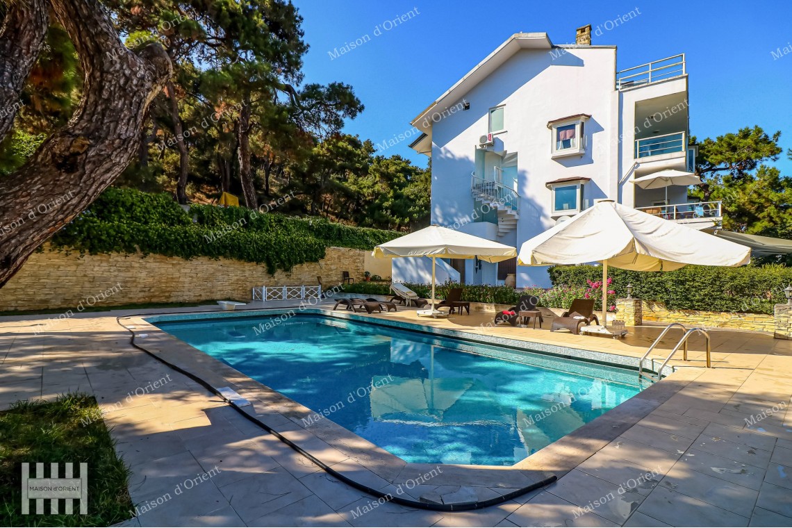 5+1 Duplex Flat for Sale with Terrace and Sea View in Büyükada