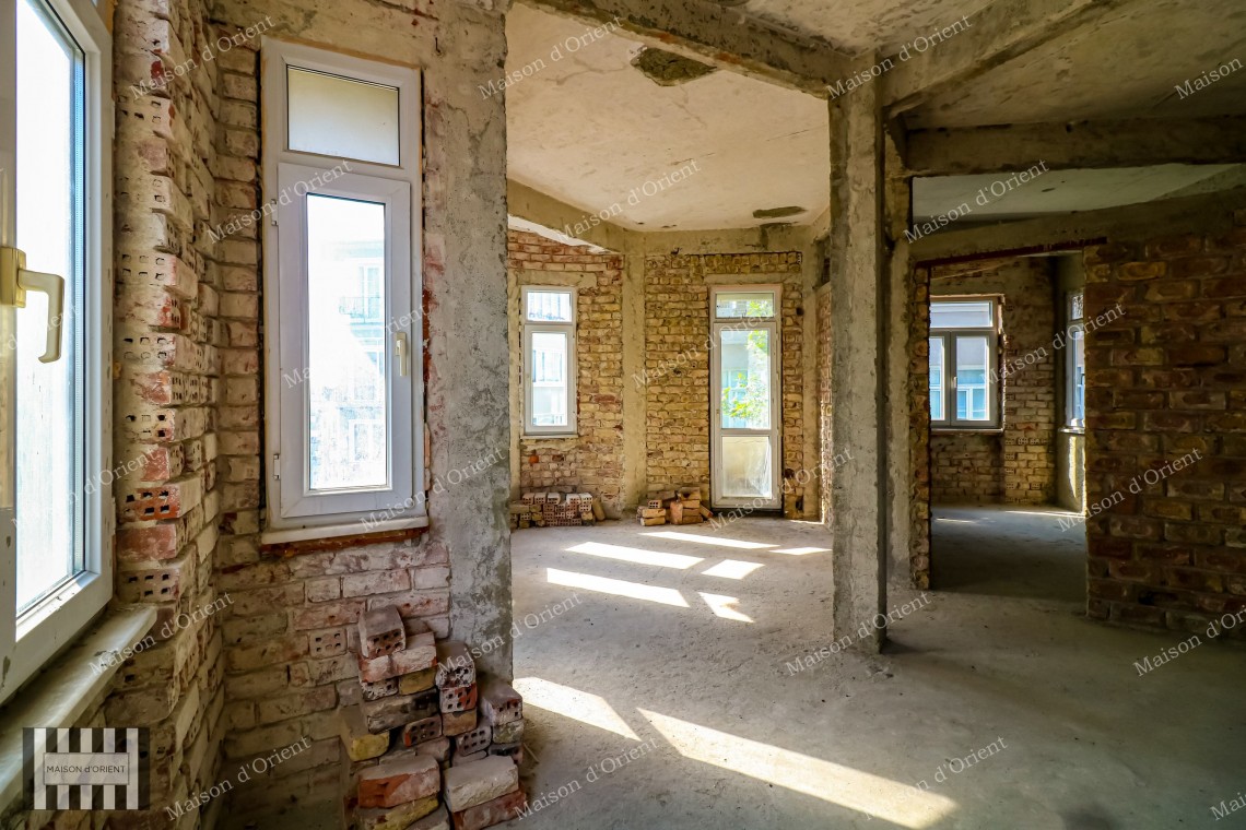 6 Storeys Historical Building for Sale in Central Cihangir