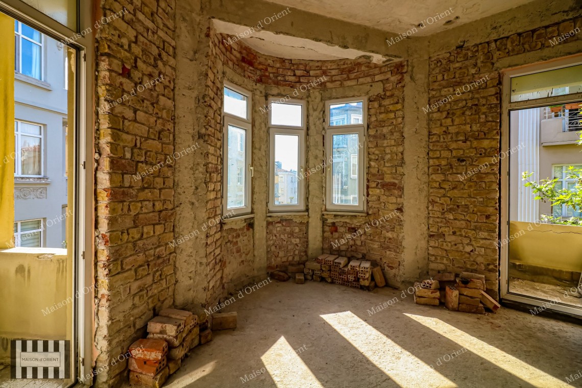 6 Storeys Historical Building for Sale in Central Cihangir