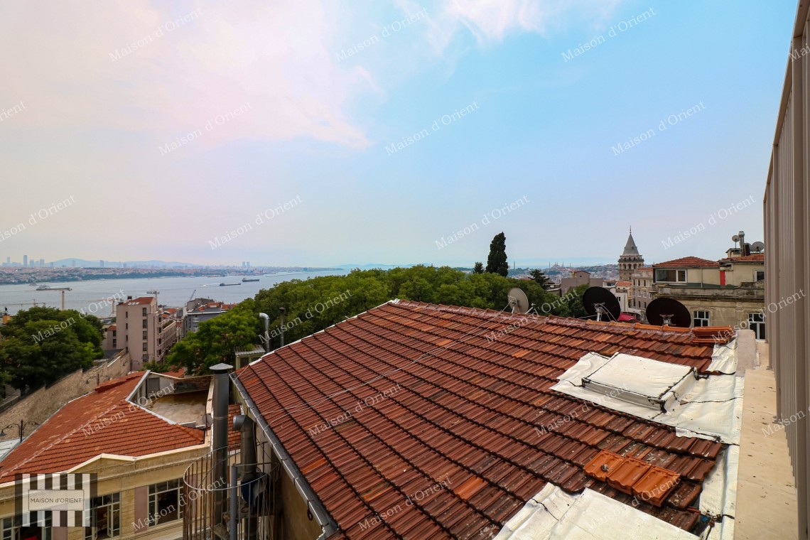 900sqm 5-Storeys Rental Building in Historical Tunel Square