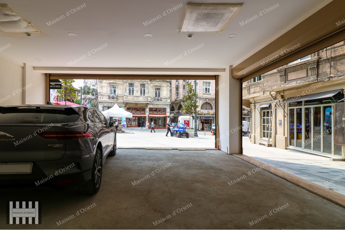 900sqm 5-Storeys Rental Building in Historical Tunel Square