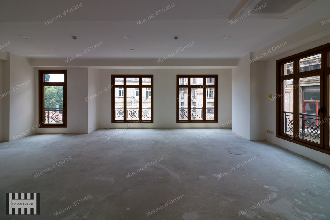 900sqm 5-Storeys Rental Building in Historical Tunel Square