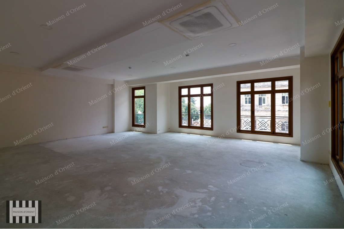 900sqm 5-Storeys Rental Building in Historical Tunel Square