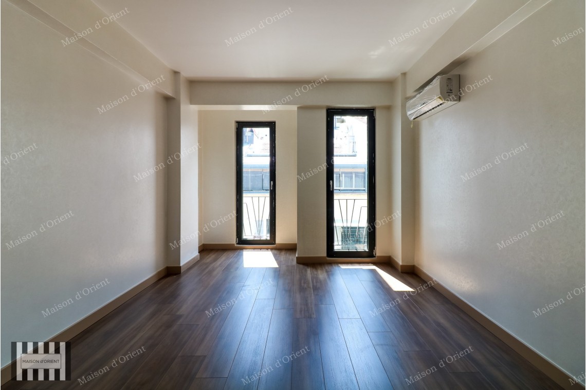 2+1 Rental Flat with Bosphorus View in Cihangir