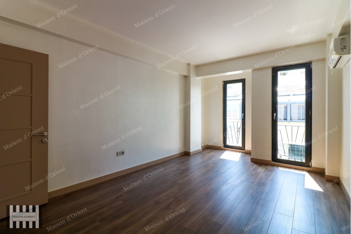 2+1 Rental Flat with Bosphorus View in Cihangir