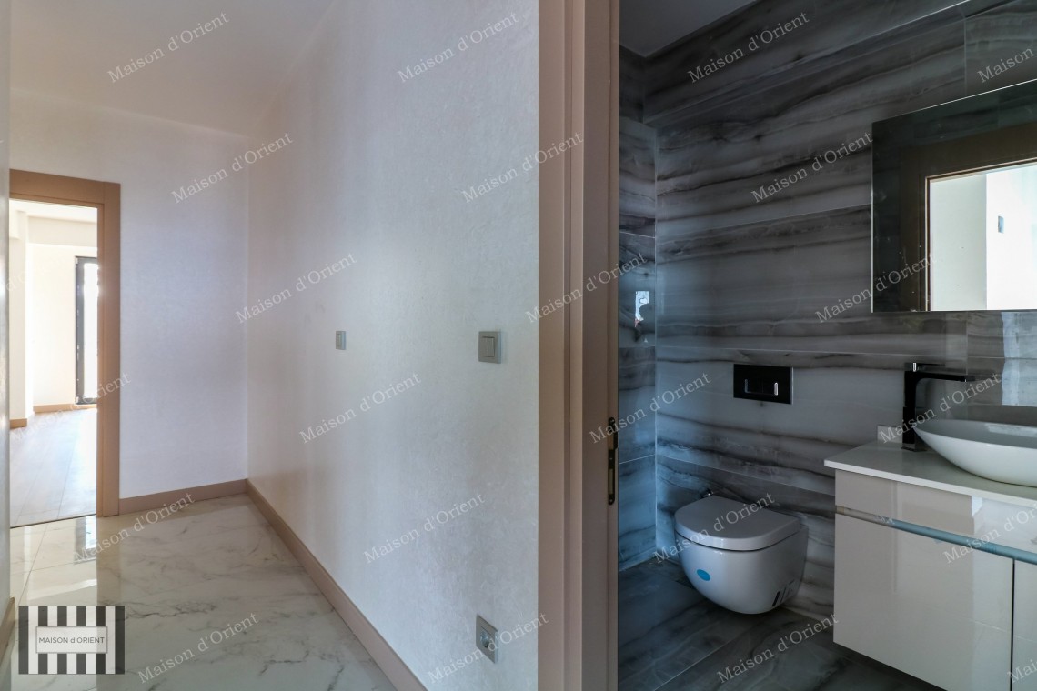 2+1 Rental Flat with Bosphorus View in Cihangir