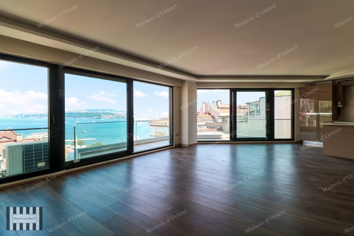 2+1 Rental Flat with Bosphorus View in Cihangir