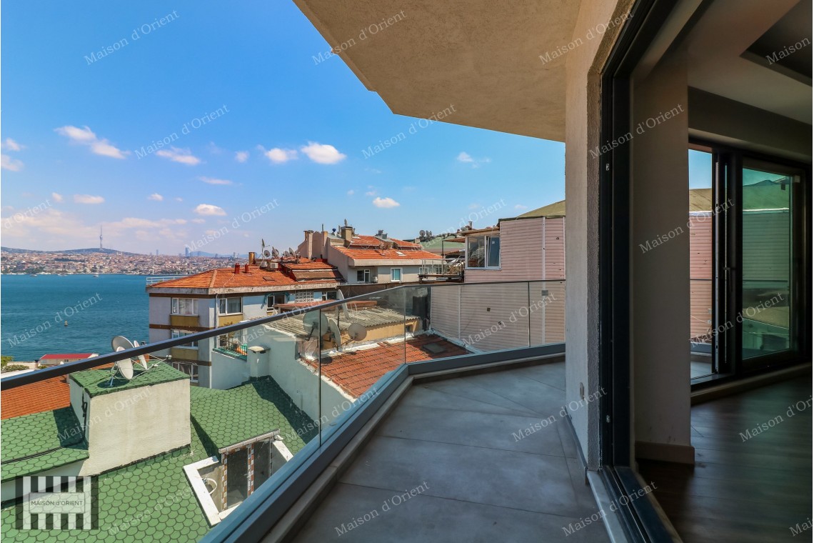 2+1 Rental Flat with Bosphorus View in Cihangir