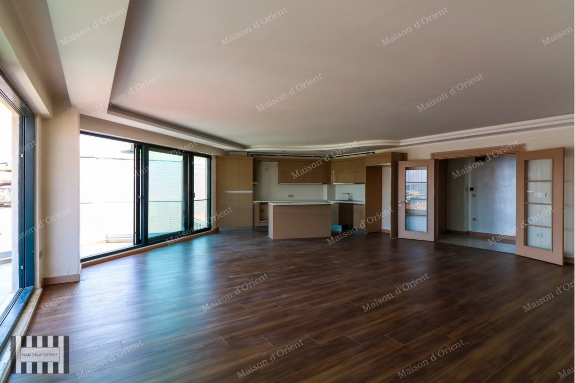 2+1 Rental Flat with Bosphorus View in Cihangir