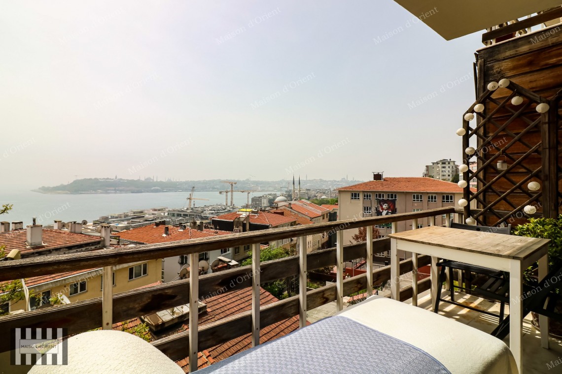3+1 Rental Flat with Balcony and Bosphorus View in Cihangir