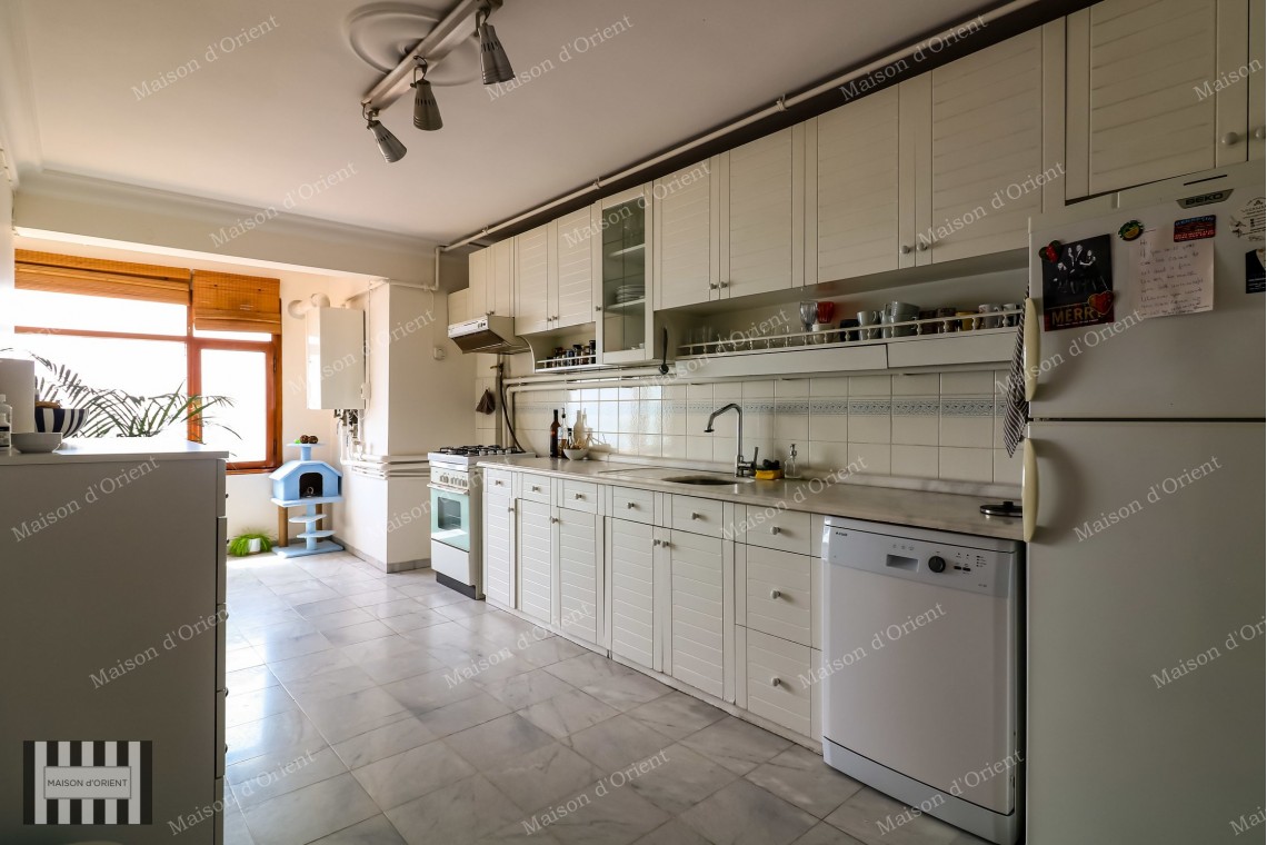 3+1 Rental Flat with Balcony and Bosphorus View in Cihangir