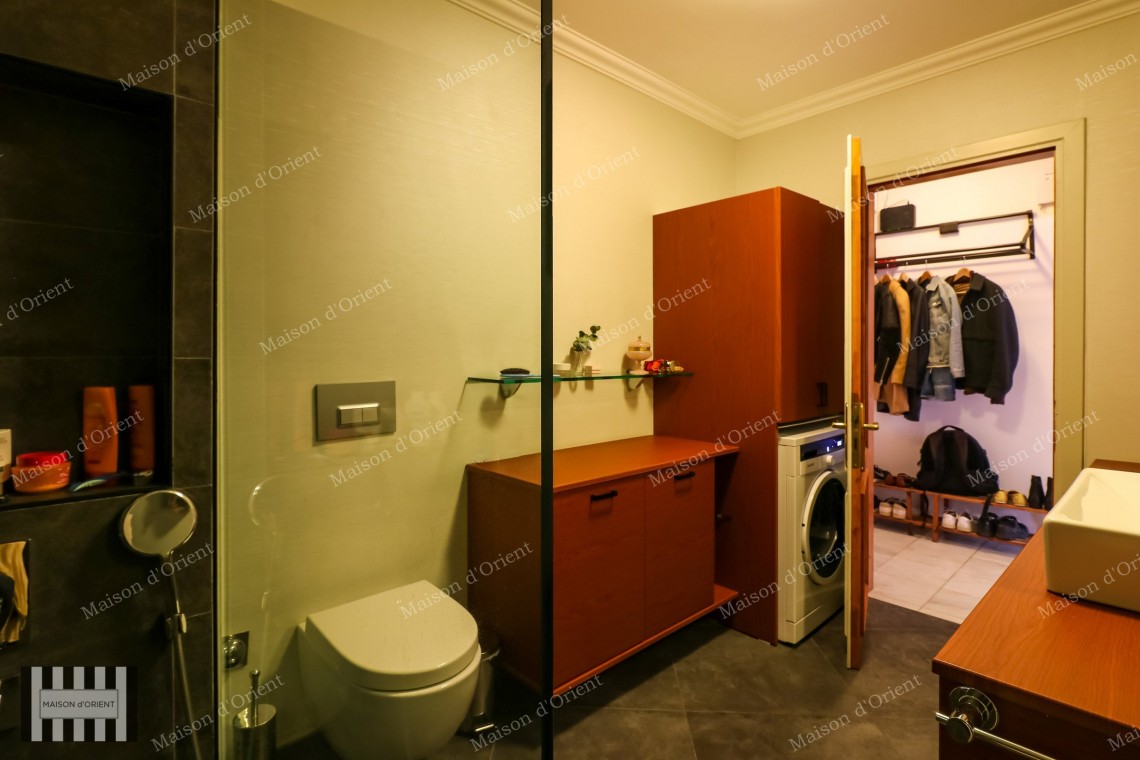 3+1 Rental Flat with Balcony and Bosphorus View in Cihangir