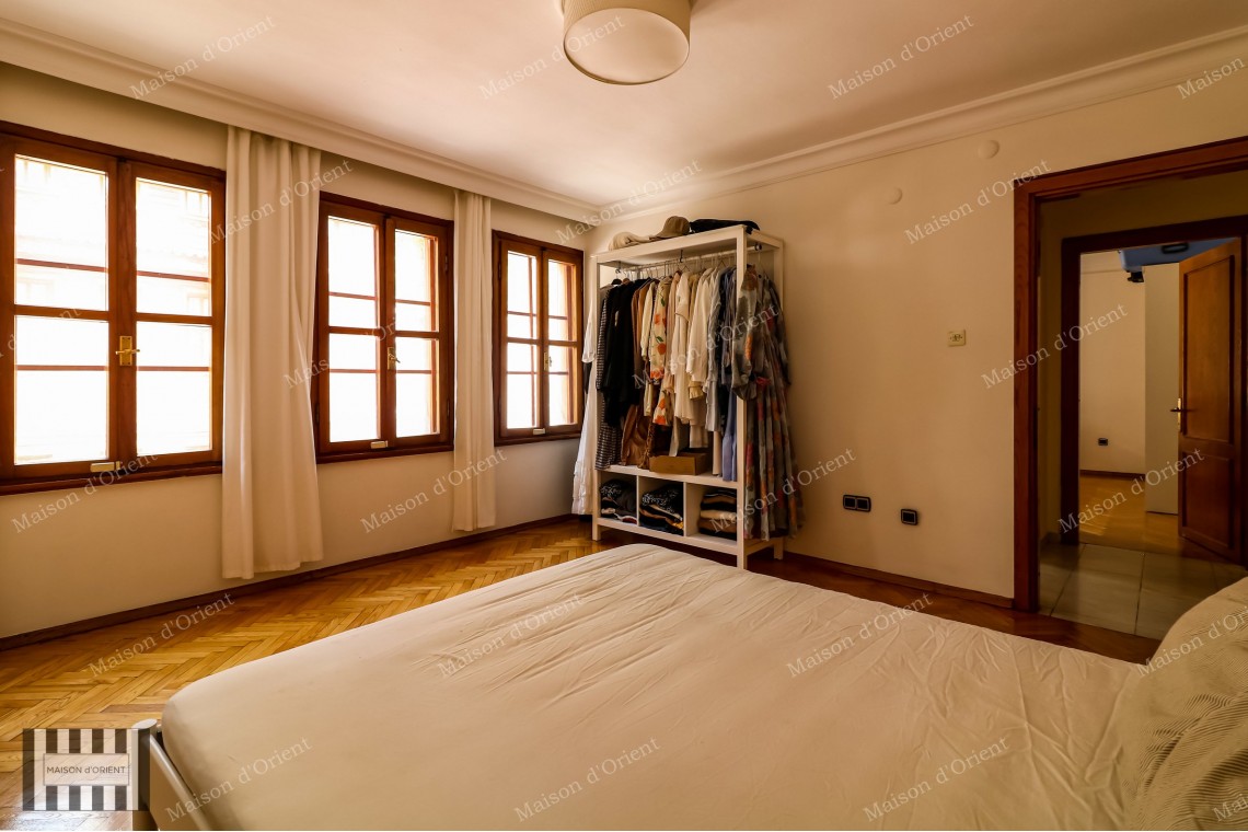 3+1 Rental Flat with Balcony and Bosphorus View in Cihangir