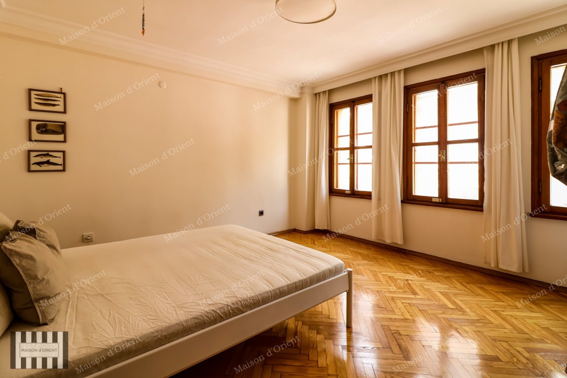3+1 Rental Flat with Balcony and Bosphorus View in Cihangir