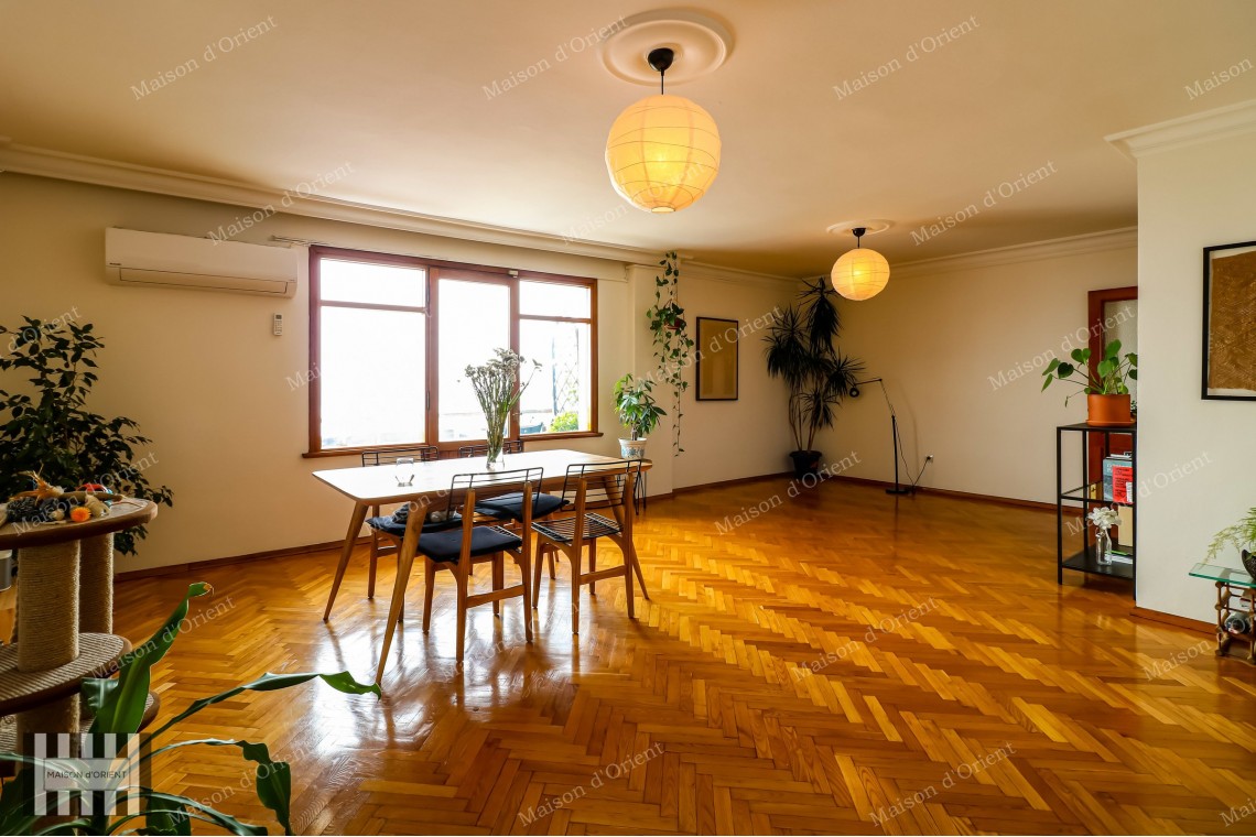 3+1 Rental Flat with Balcony and Bosphorus View in Cihangir