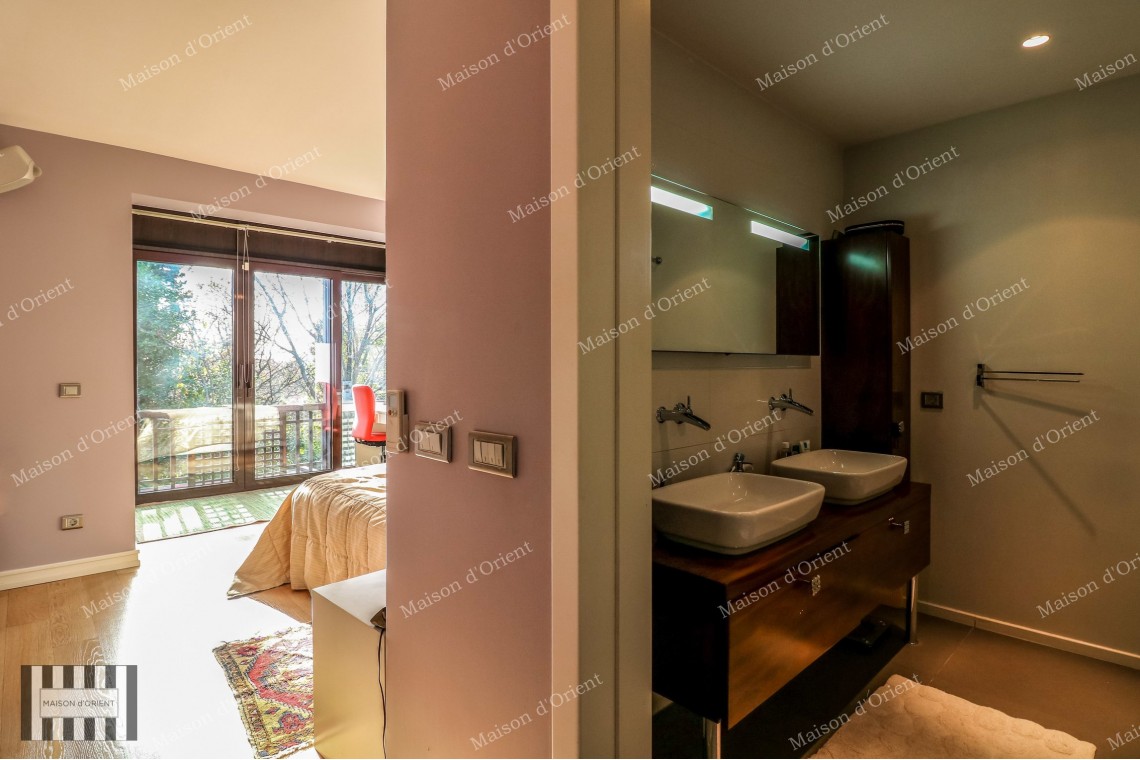 Renovated Triplex Villa for Sale in Cengelkoy Konaklari Compound