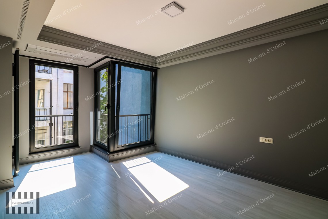 3+1 Flat for Sale in Cihangir Earthquake Proof New Building
