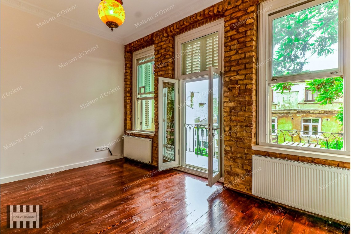 2+1 Duplex with Bosphorus View for Rent in Galata
