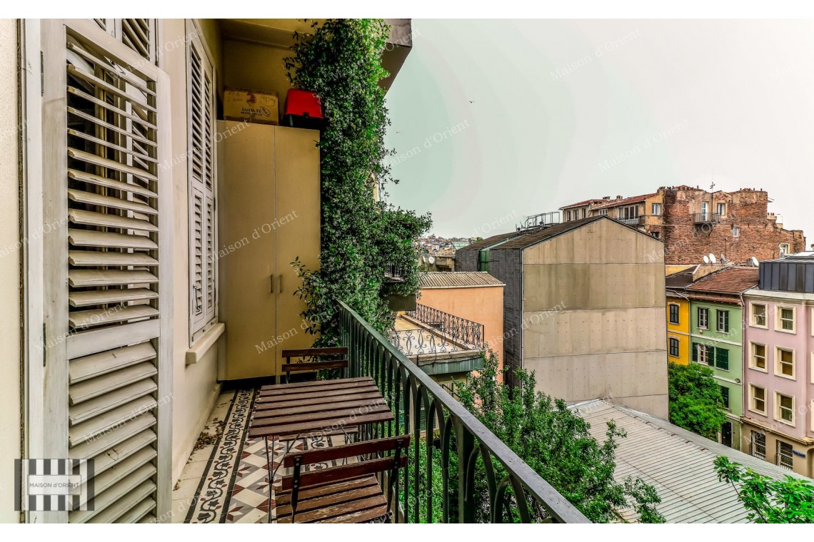 2+1 Duplex with Bosphorus View for Rent in Galata