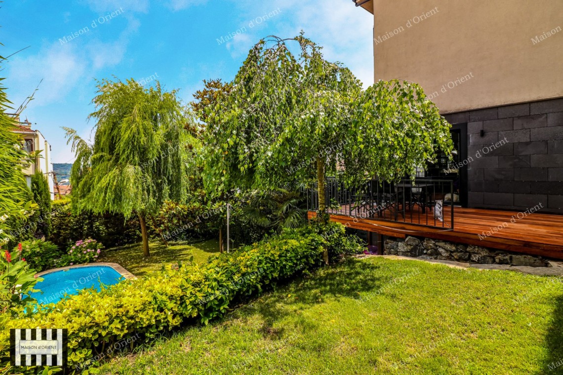 Villa with Private Garden and Pool for Rent in Emirgan