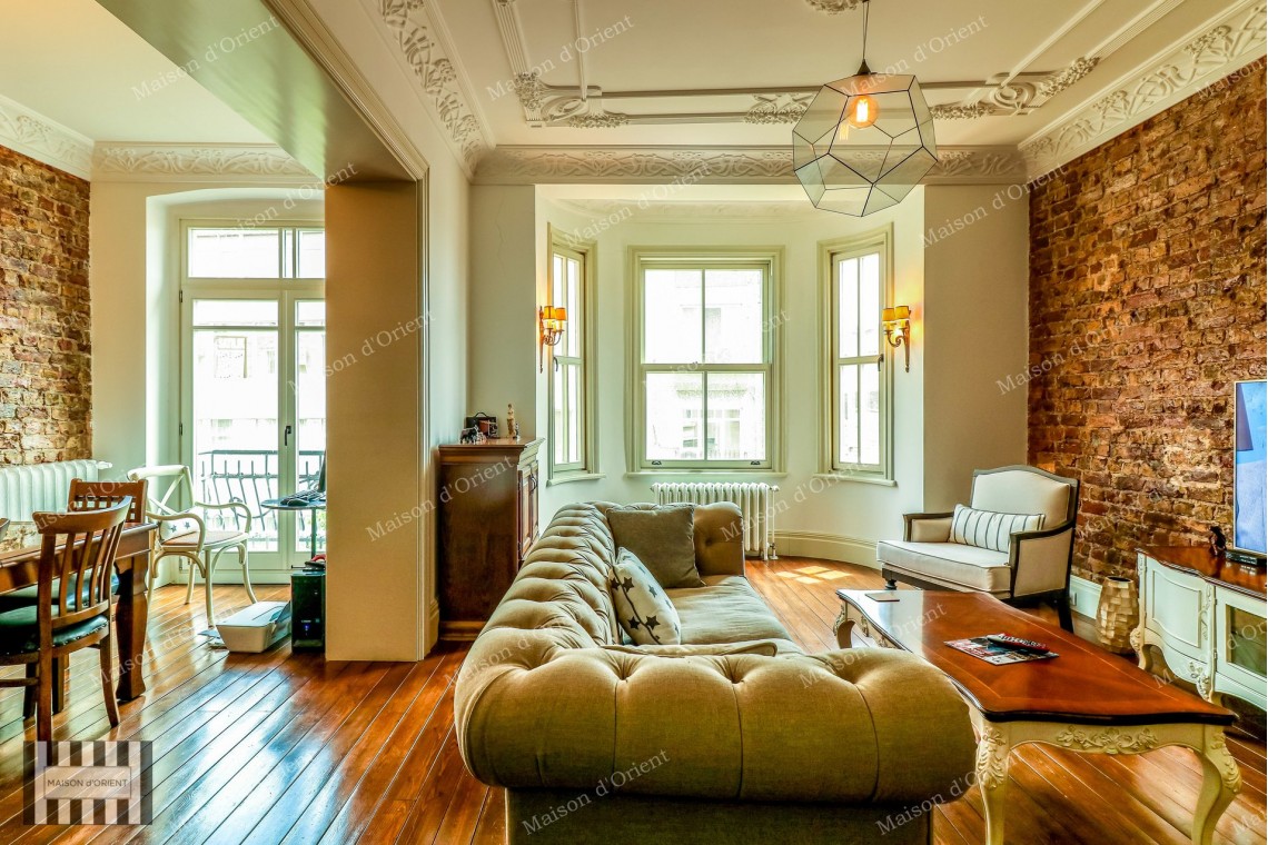 Flat for Rent in Historical Gravier Building