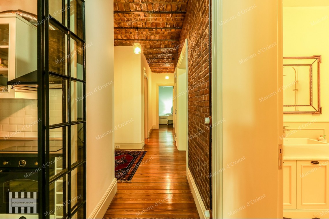 Flat for Rent in Historical Gravier Building