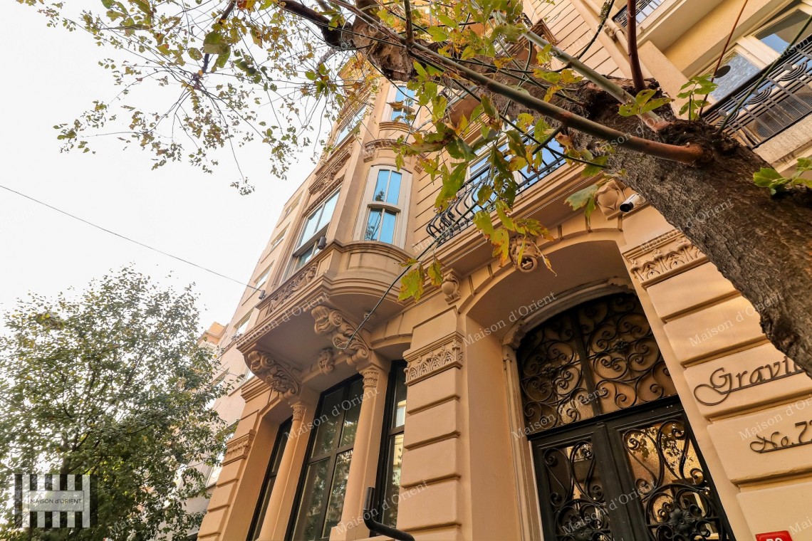 Flat for Rent in Historical Gravier Building