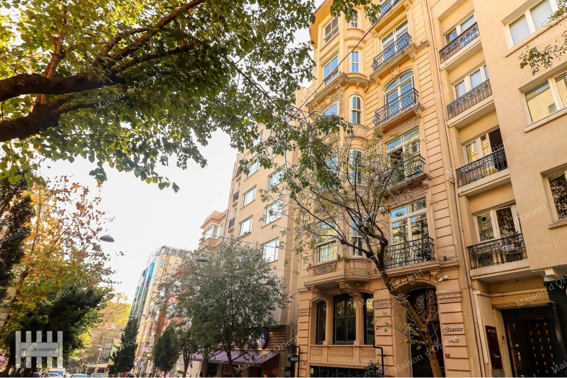 Flat for Rent in Historical Gravier Building