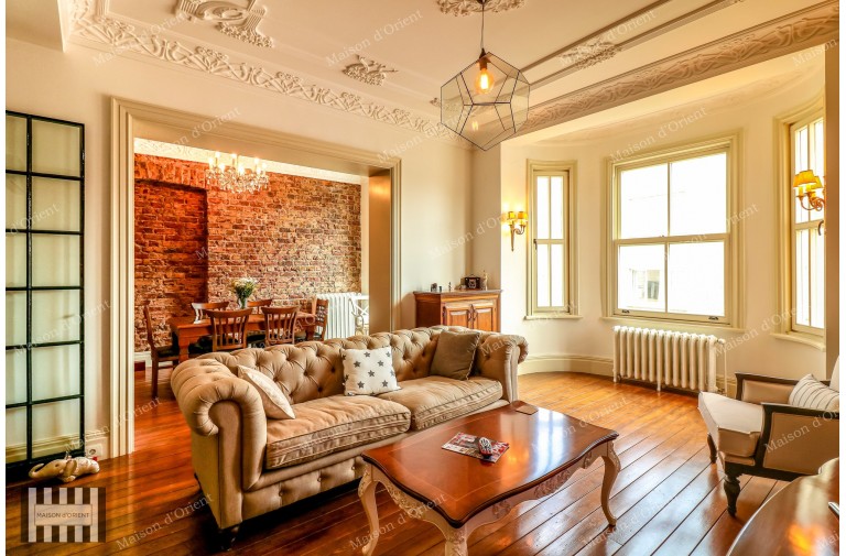 Flat for Rent in Historical Gravier Building