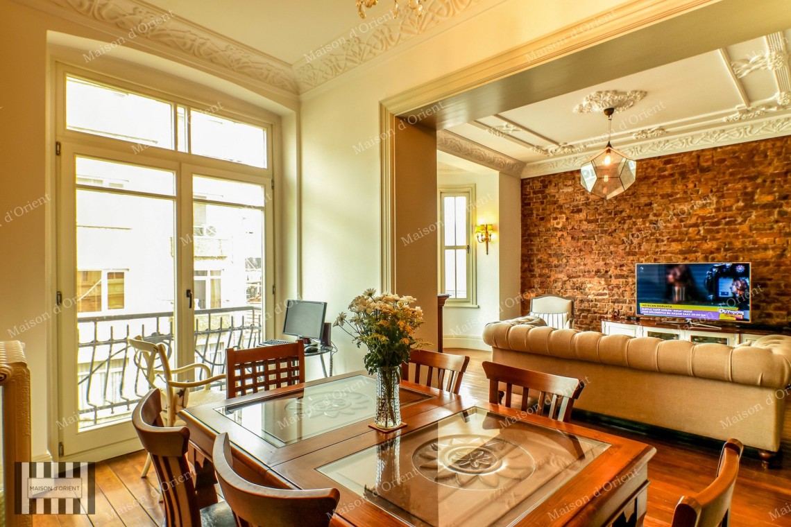 Flat for Rent in Historical Gravier Building