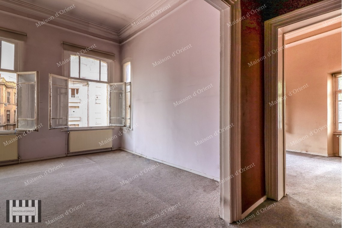 280sqm Flat for Rent with View in Tunnel Square