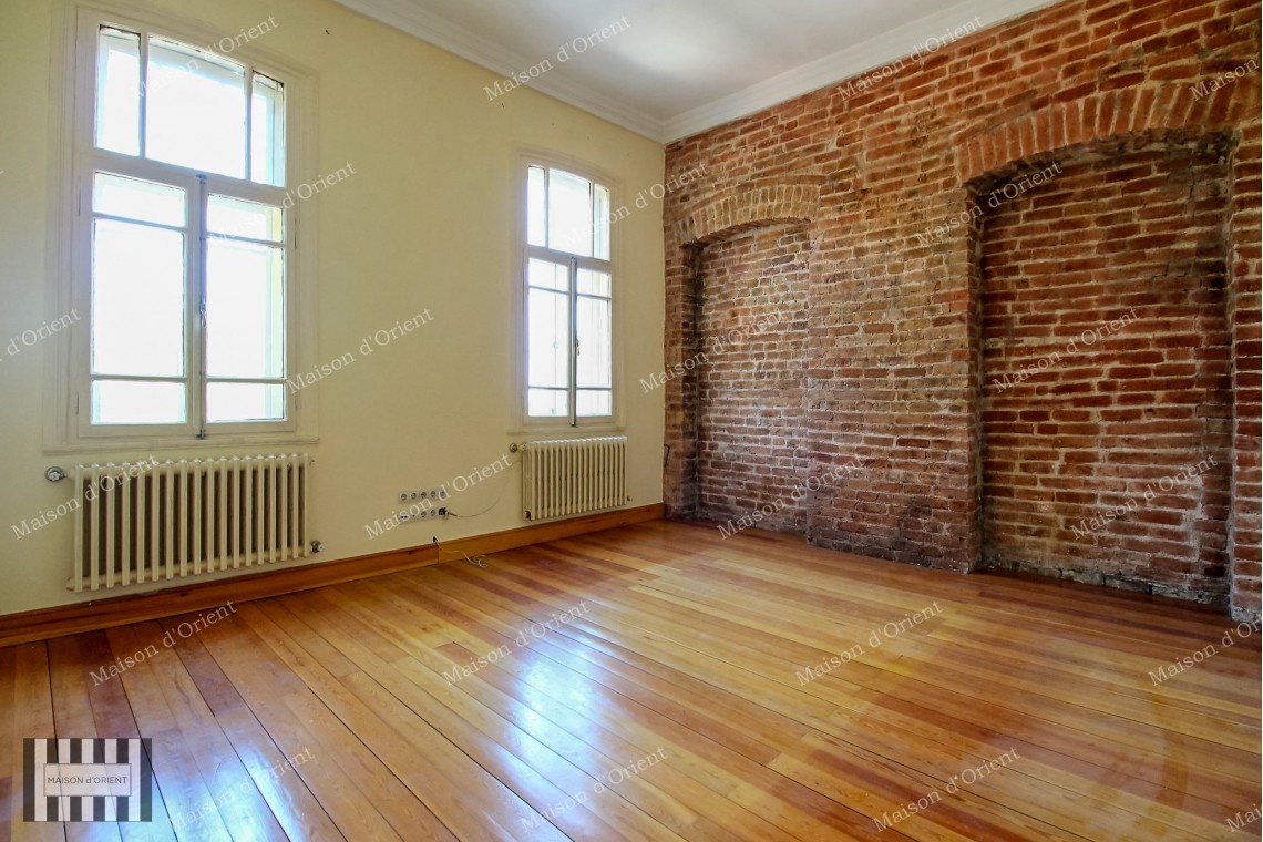 280sqm Flat for Rent with View in Tunnel Square