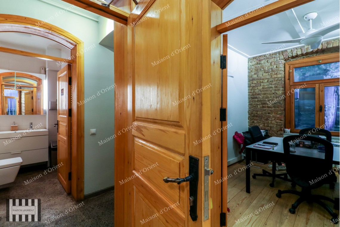 Flat for Rent with Private Garden and Detached House