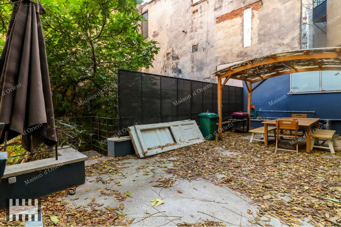 Flat for Rent with Private Garden and Detached House