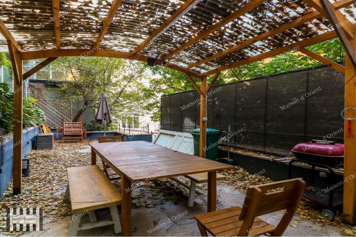 Flat for Rent with Private Garden and Detached House