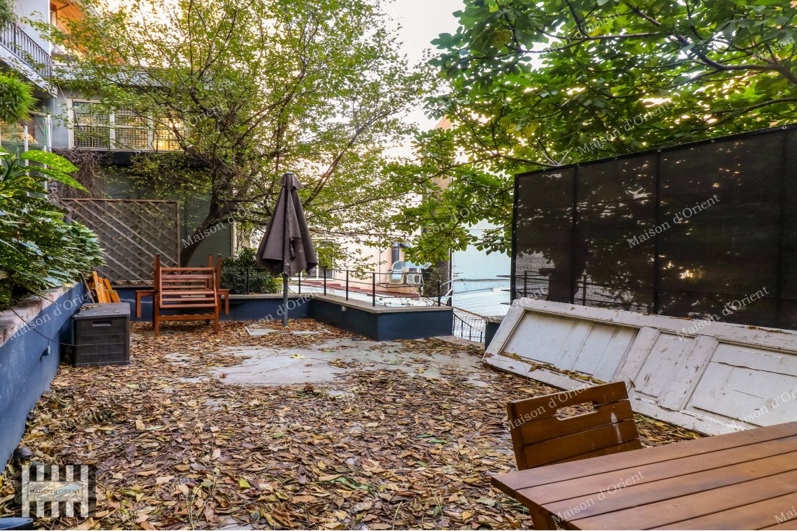 Flat for Rent with Private Garden and Detached House